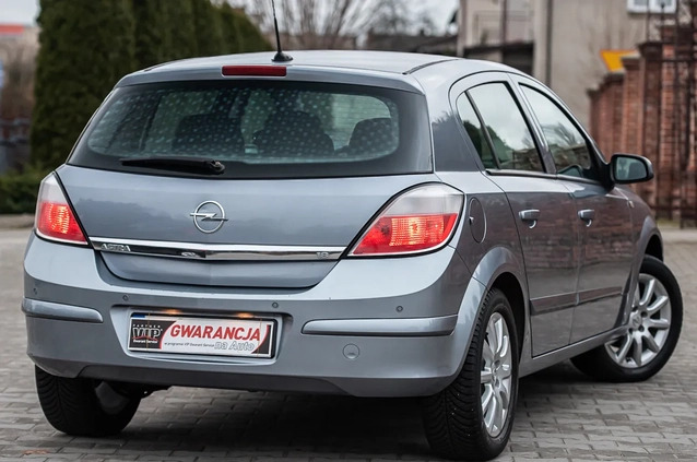 Opel Astra cena 15900 przebieg: 201211, rok produkcji 2006 z Hajnówka małe 352